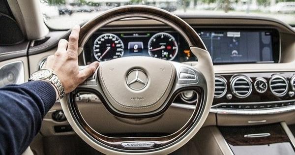 Mit jelent a Service A és a Service B a Mercedeseknél?